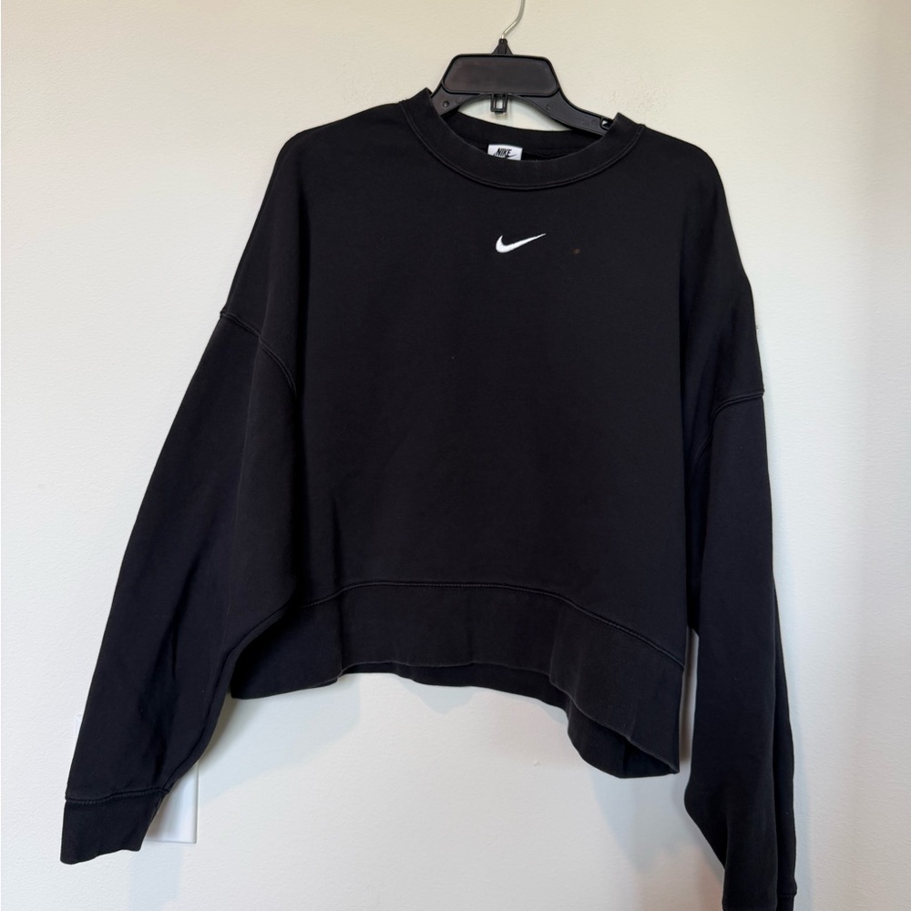 Vintage Women’s Center Nike Swoosh Black Cropped Hoodie
